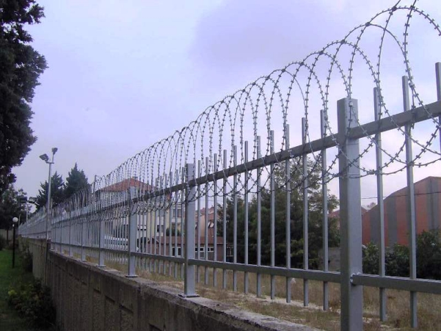 izmir dikenli jileti tel çit sistemleri